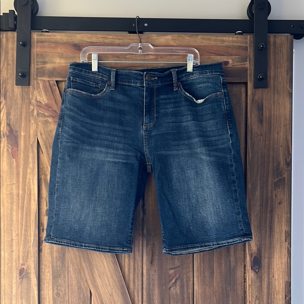 EUC Lucky Brand Classic Blue Denim Shorts